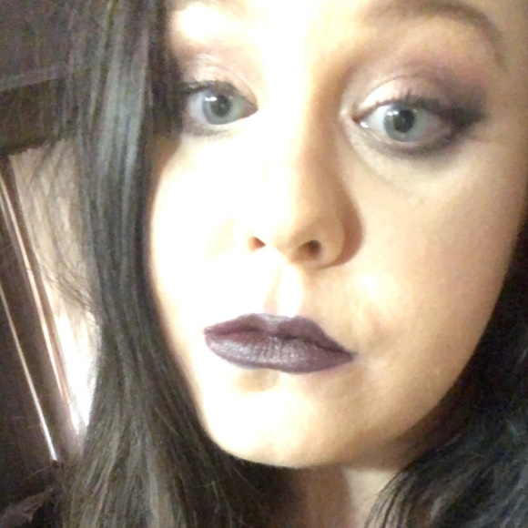 Heyyyy! I’m Amanda! - Picture 2 of 16